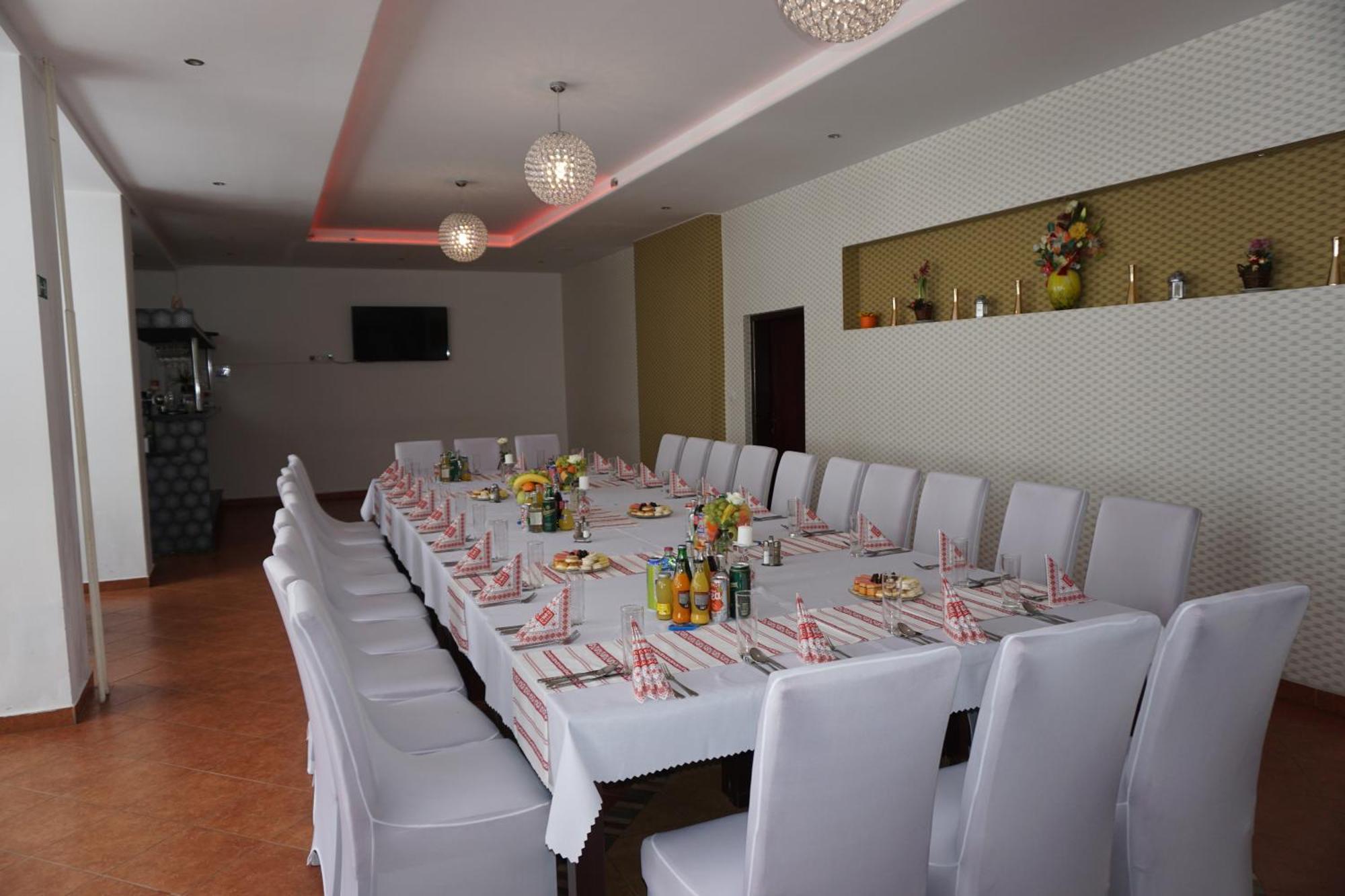 Hotel Gula Batizovce Екстериор снимка