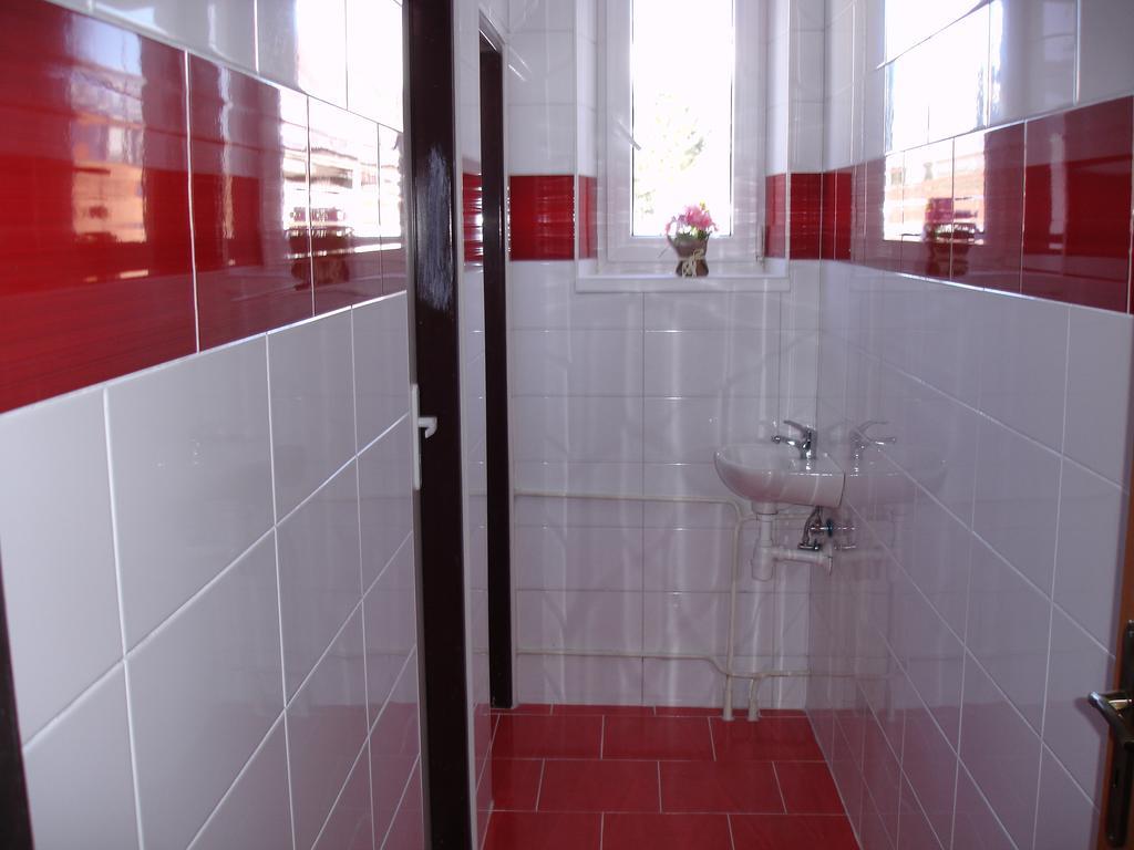 Hotel Gula Batizovce Екстериор снимка