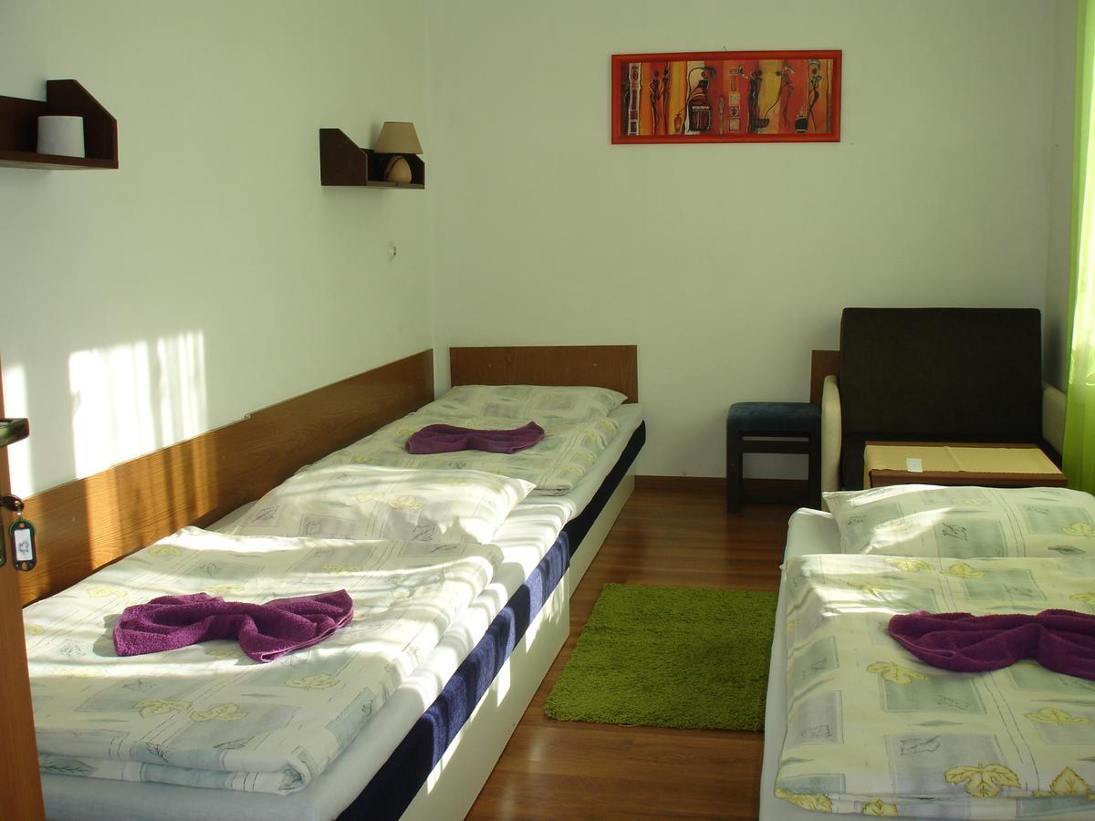Hotel Gula Batizovce Екстериор снимка