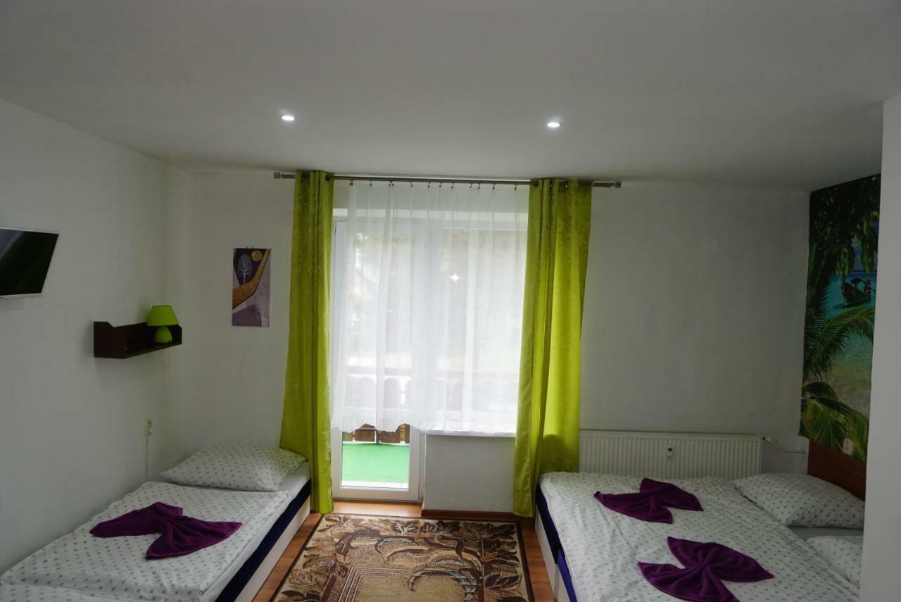 Hotel Gula Batizovce Екстериор снимка
