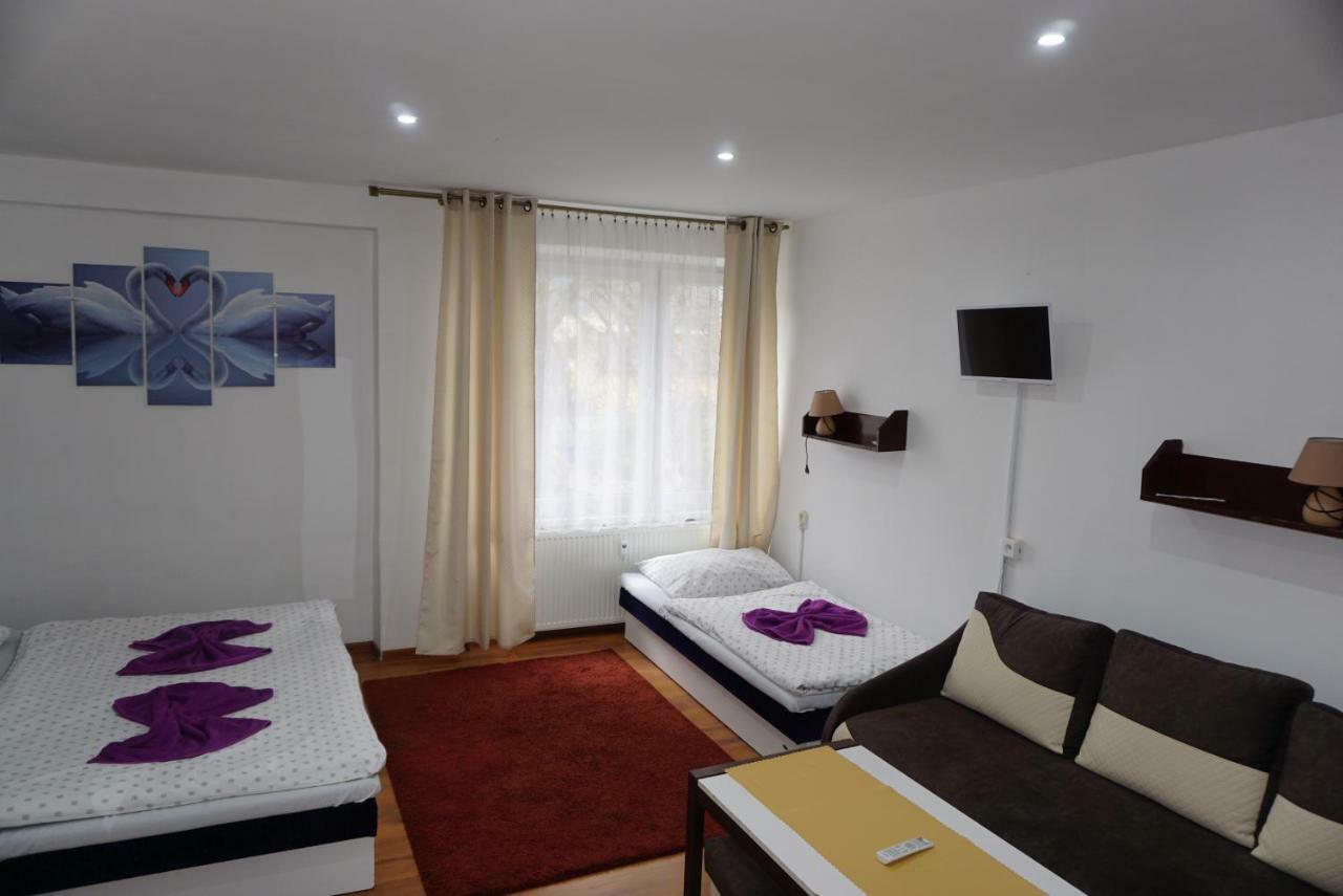 Hotel Gula Batizovce Екстериор снимка